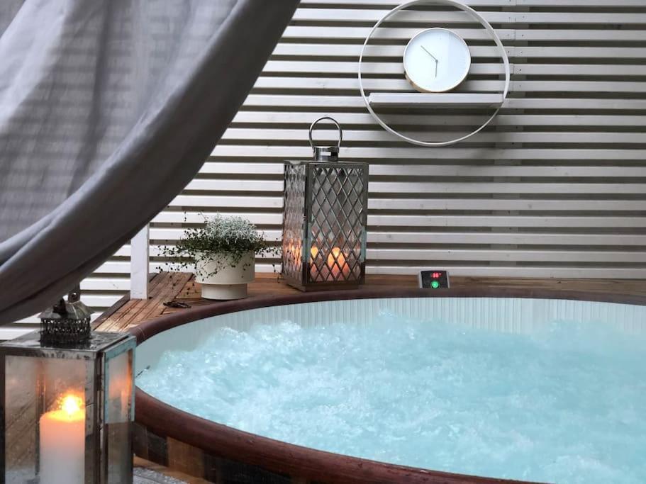 Snowcrystal Home With Jacuzzi And Sauna Rovaniemi Eksteriør billede